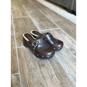 Vintage Mudd Brown Studded Leather Platform Clogs size 4.5-5